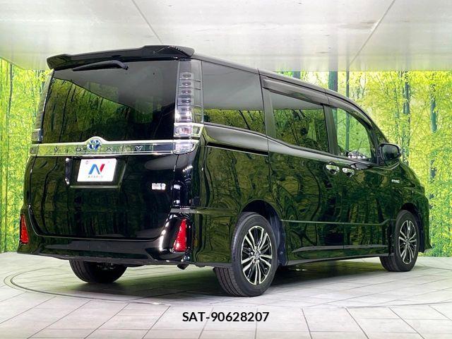 Toyota VOXY HYBRID 2018-06 8318043-15