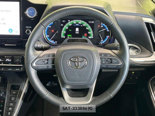 Toyota VOXY HYBRID 2023-08 8317997-11