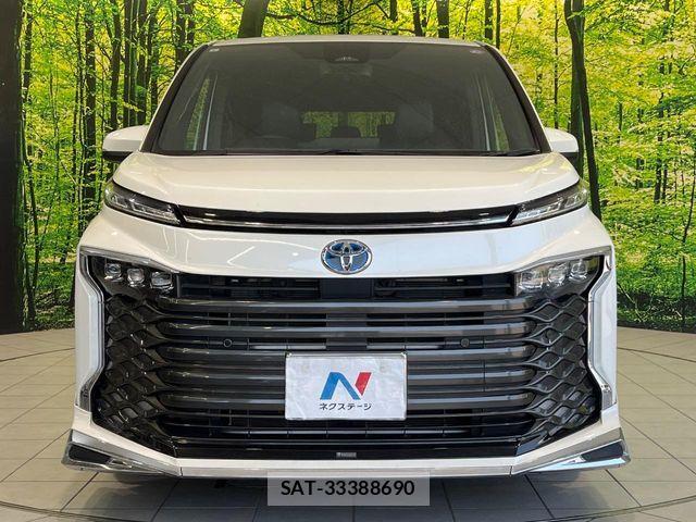 Toyota VOXY HYBRID 2023-08 8317997-14
