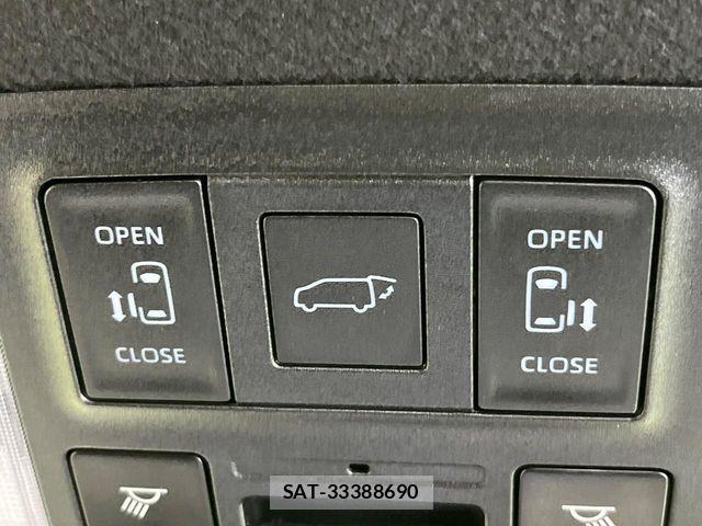 Toyota VOXY HYBRID 2023-08 8317997-4