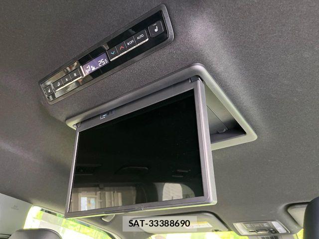 Toyota VOXY HYBRID 2023-08 8317997-5