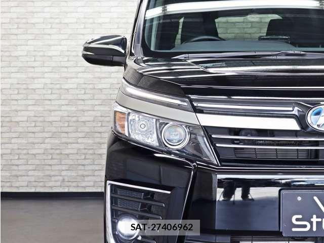 Toyota VOXY HYBRID 2017-06 8318031-9