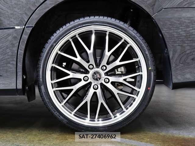 Toyota VOXY HYBRID 2017-06 8318031-12