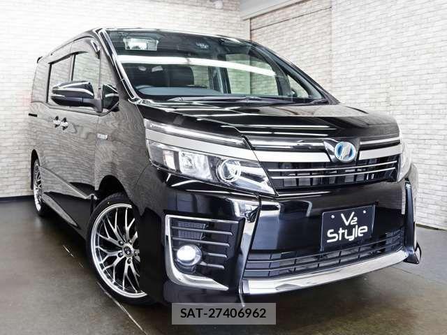 Toyota VOXY HYBRID 2017-06 8318031-5