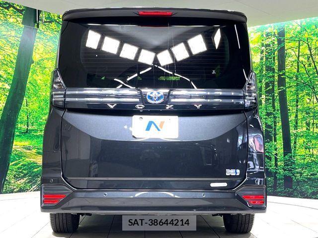 Toyota VOXY HYBRID 2023-09 8317998-15
