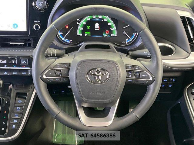 Toyota VOXY HYBRID 2025-02 8318000-12