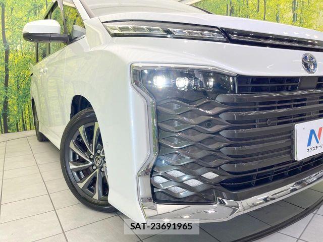 Toyota VOXY HYBRID 2024-02 8317999-12