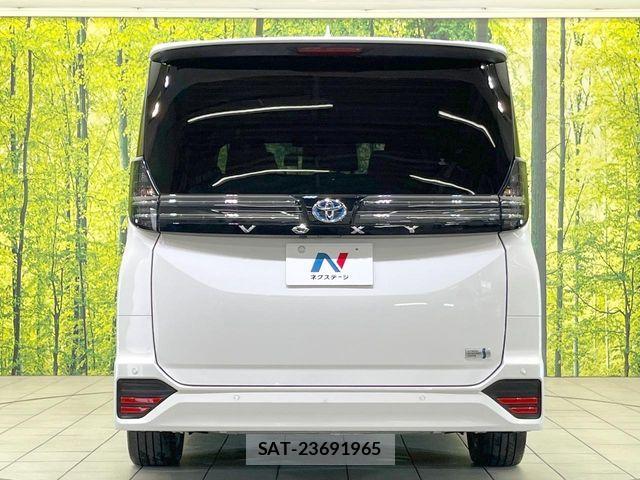 Toyota VOXY HYBRID 2024-02 8317999-15