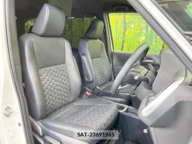 Toyota VOXY HYBRID 2024-02 8317999-7