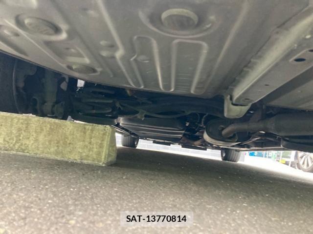 Toyota VOXY HYBRID 2017-07 8318047-9