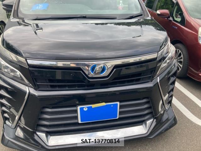 Toyota VOXY HYBRID 2017-07 8318047-2