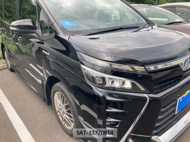 Toyota VOXY HYBRID 2017-07 8318047-3
