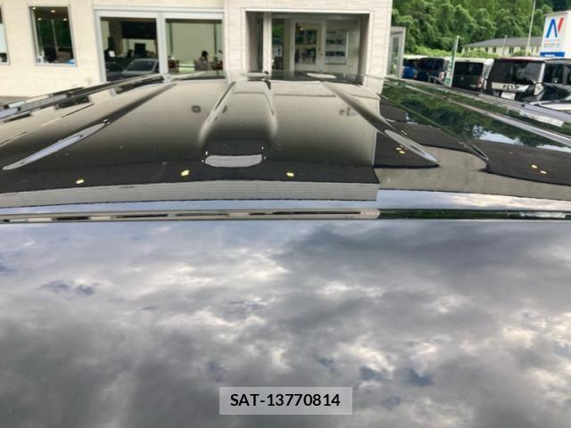 Toyota VOXY HYBRID 2017-07 8318047-8