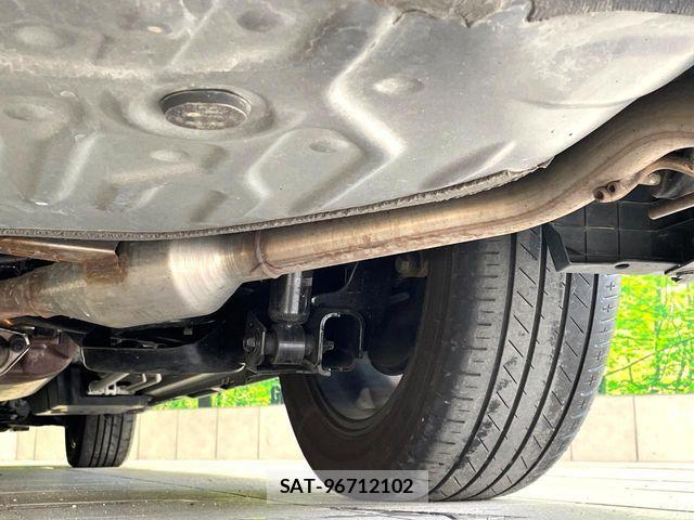 Toyota VOXY HYBRID 2023-01 8318004-19