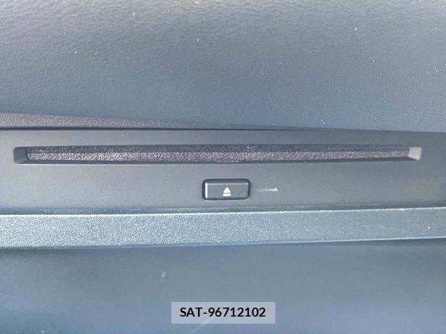 Toyota VOXY HYBRID 2023-01 8318004-6