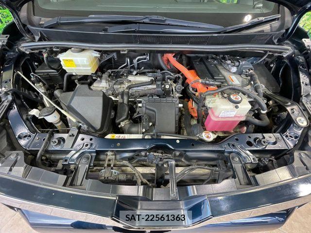 Toyota VOXY HYBRID 2017-12 8318030-18