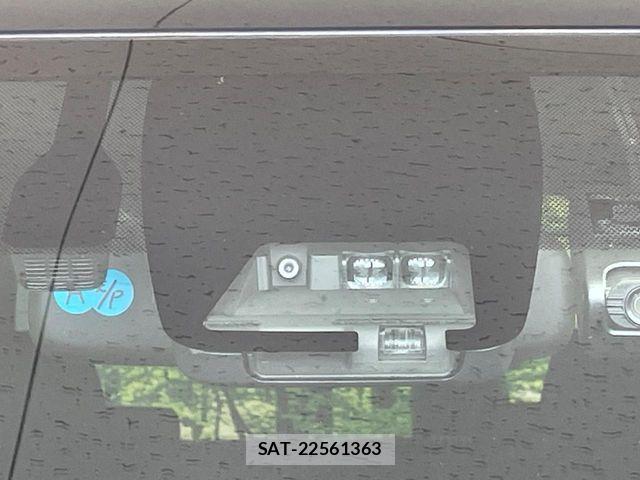 Toyota VOXY HYBRID 2017-12 8318030-7