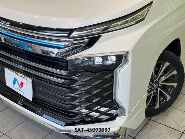 Toyota VOXY HYBRID 2023-10 8318005-13