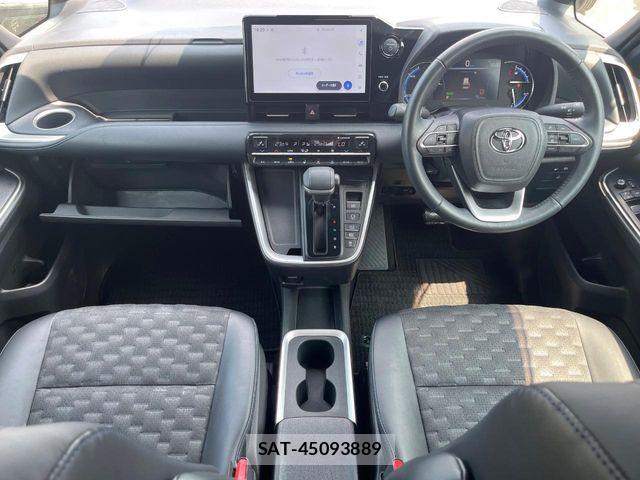 Toyota VOXY HYBRID 2023-10 8318005-1