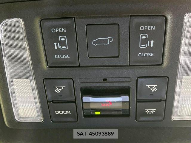 Toyota VOXY HYBRID 2023-10 8318005-4