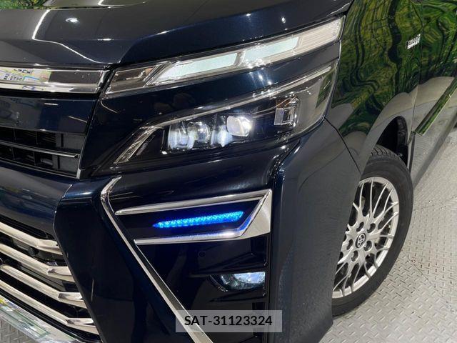 Toyota VOXY HYBRID 2019-09 8318028-12