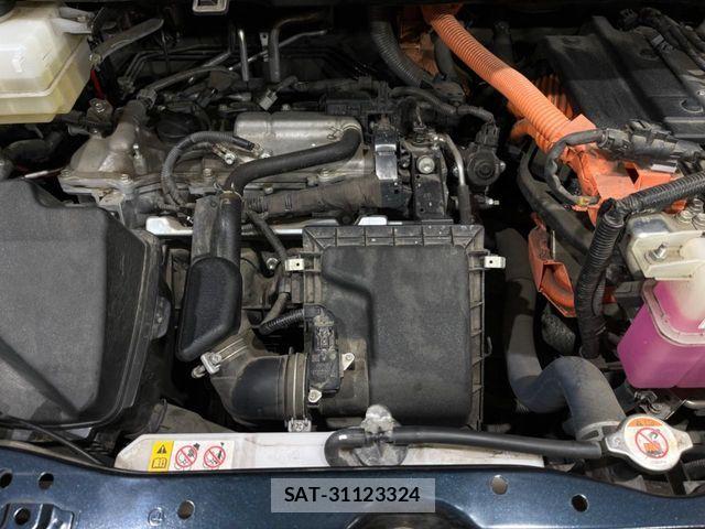 Toyota VOXY HYBRID 2019-09 8318028-18