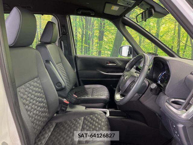 Toyota VOXY HYBRID 2025-07 8318001-9