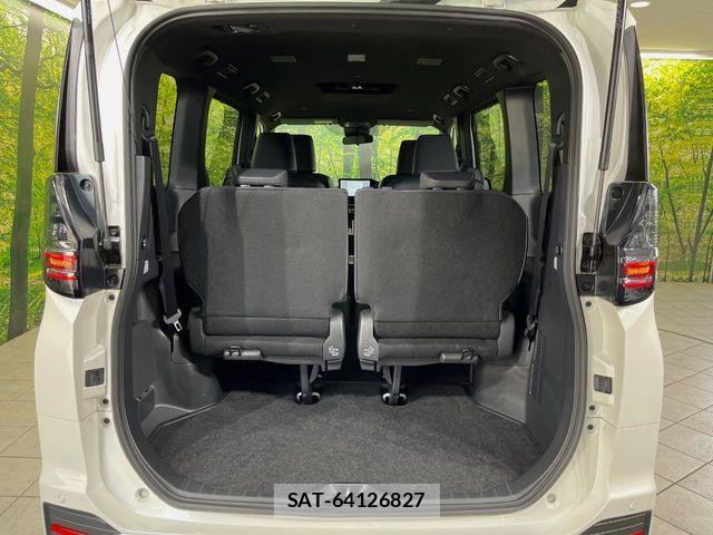 Toyota VOXY HYBRID 2025-07 8318001-11