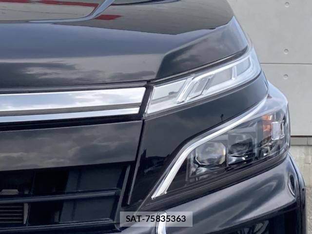Toyota VOXY HYBRID 2021-08 8318013-9