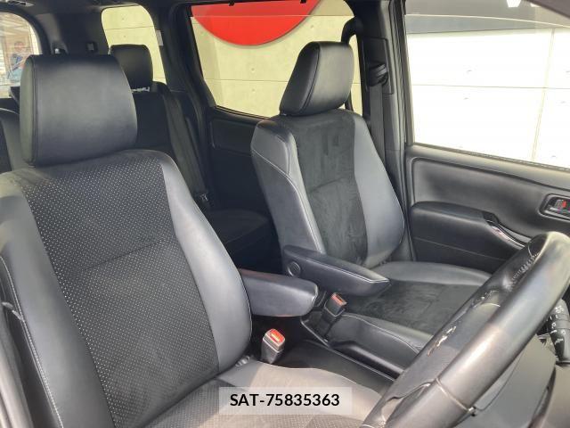 Toyota VOXY HYBRID 2021-08 8318013-21