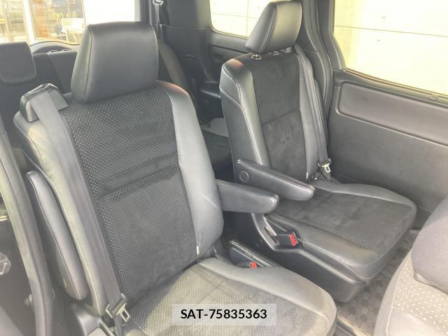 Toyota VOXY HYBRID 2021-08 8318013-22