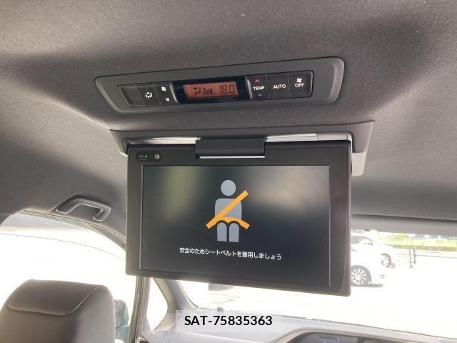 Toyota VOXY HYBRID 2021-08 8318013-29