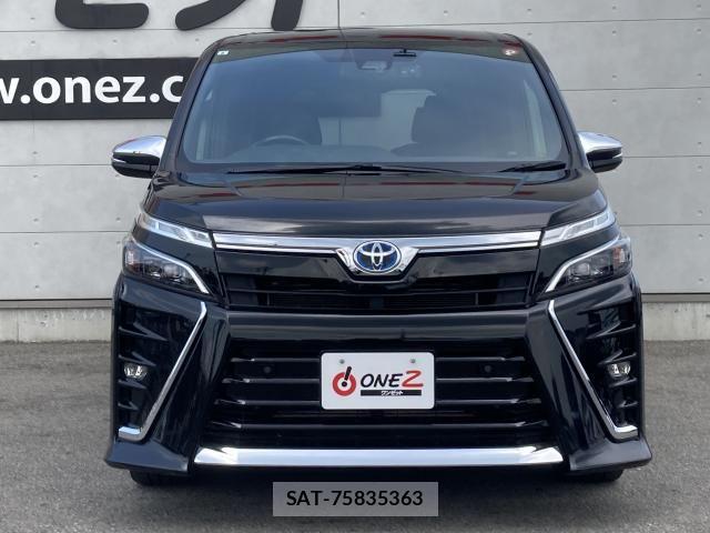 Toyota VOXY HYBRID 2021-08 8318013-4