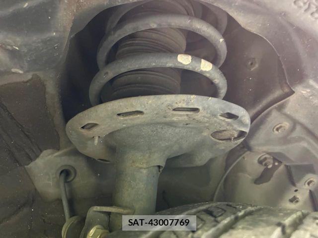 Toyota VOXY HYBRID 2017-10 8318042-19