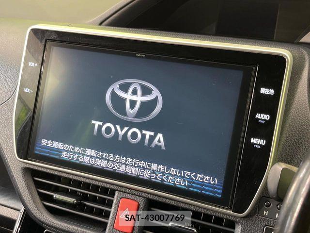 Toyota VOXY HYBRID 2017-10 8318042-2