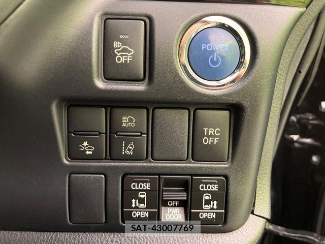 Toyota VOXY HYBRID 2017-10 8318042-5