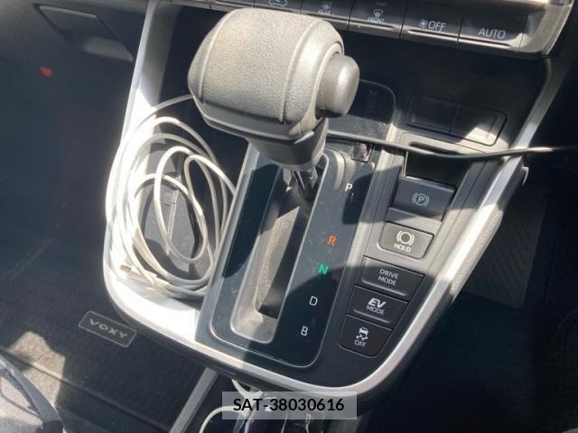 Toyota VOXY HYBRID 2023-03 8318011-21