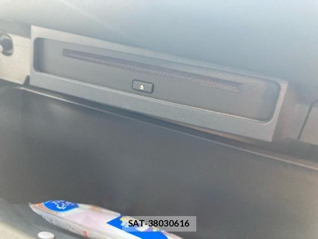 Toyota VOXY HYBRID 2023-03 8318011-23