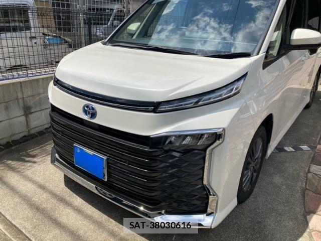 Toyota VOXY HYBRID 2023-03 8318011-2