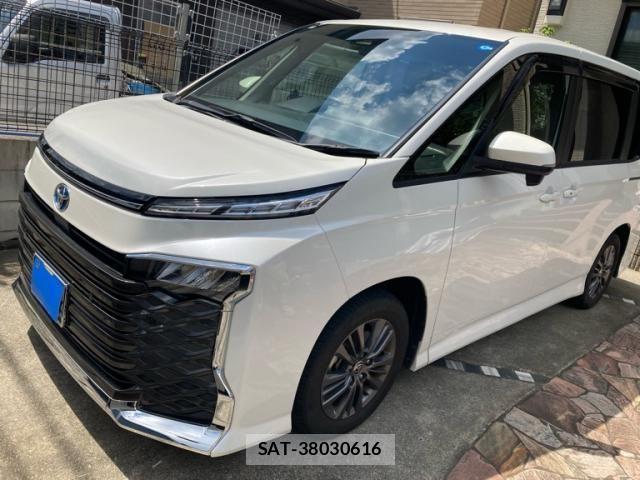 Toyota VOXY HYBRID 2023-03 8318011-3