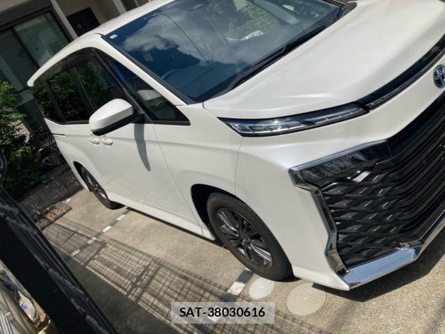 Toyota VOXY HYBRID 2023-03 8318011-7