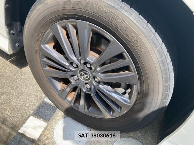 Toyota VOXY HYBRID 2023-03 8318011-8