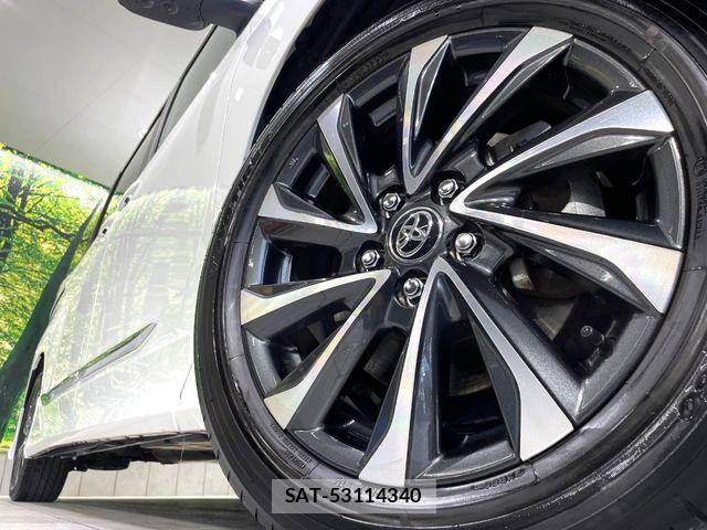 Toyota VOXY HYBRID 2023-10 8317993-12