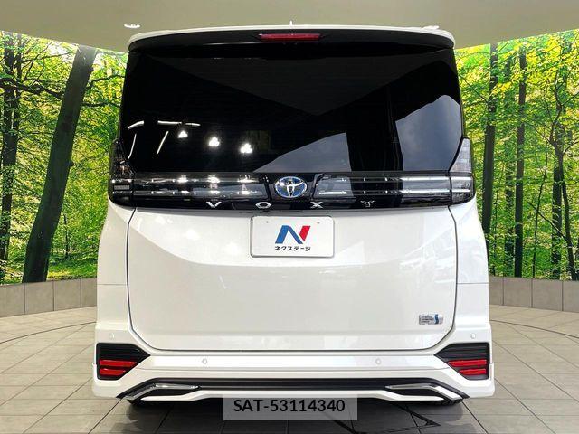 Toyota VOXY HYBRID 2023-10 8317993-14