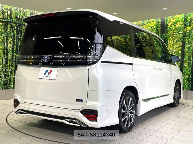 Toyota VOXY HYBRID 2023-10 8317993-16