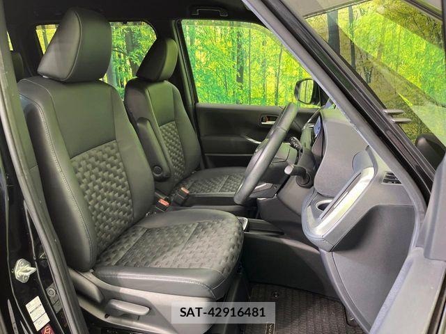 Toyota VOXY HYBRID 2023-06 8317991-7