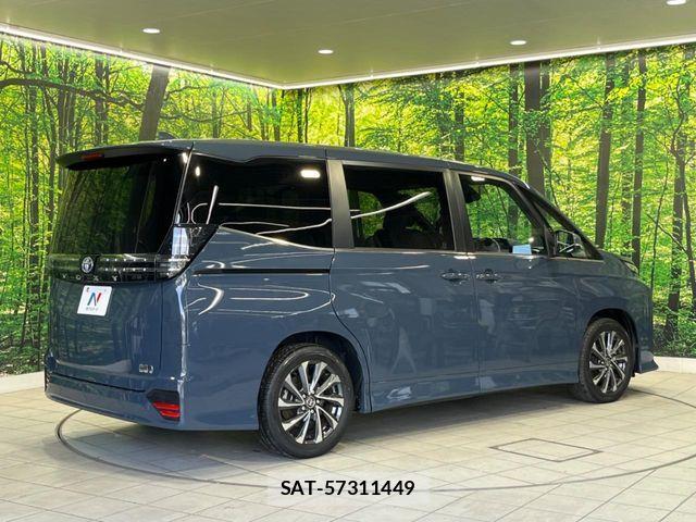 Toyota VOXY HYBRID 2024-01 8318009-17