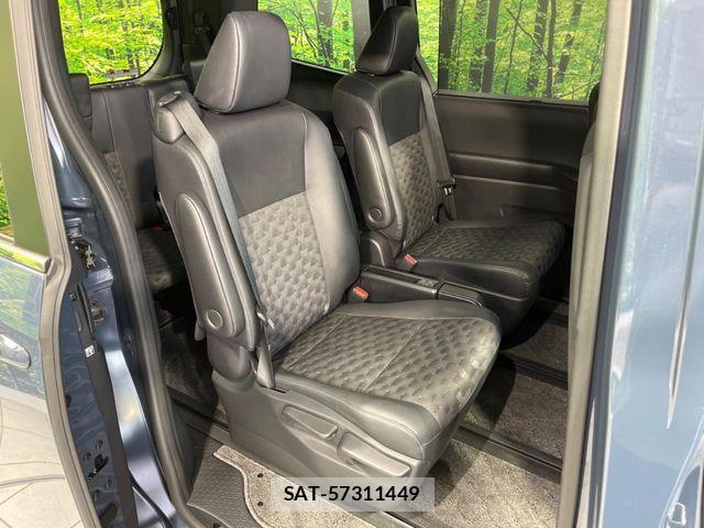 Toyota VOXY HYBRID 2024-01 8318009-8