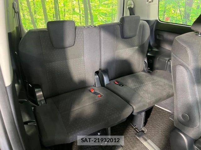 Toyota VOXY HYBRID 2014-08 8318046-9