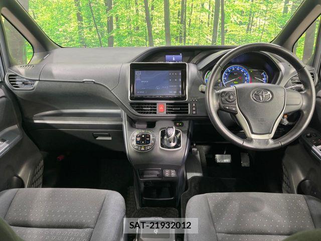 Toyota VOXY HYBRID 2014-08 8318046-1